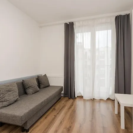 Shortstaypoland Budki Szczesliwickie B131 *