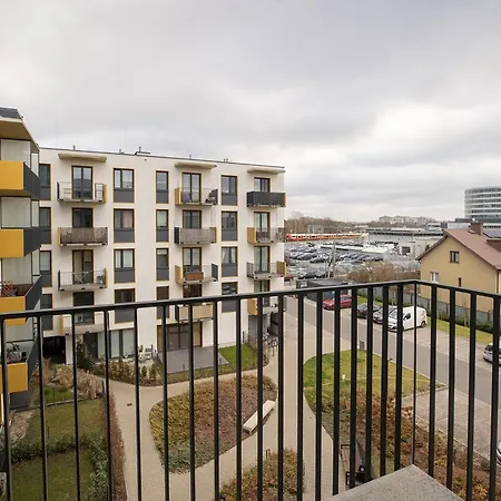 Shortstaypoland Budki Szczesliwickie B131 *